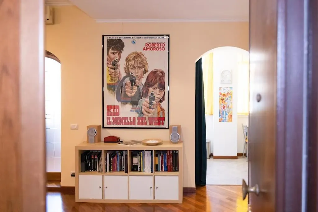Stracult House Suggestive And Vintage-Pop Apartment Rome 0*,