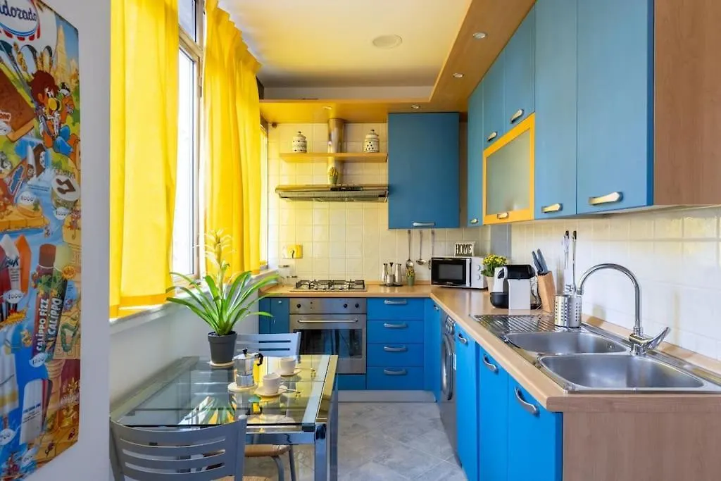 Stracult House Suggestive And Vintage-Pop Apartment Rome