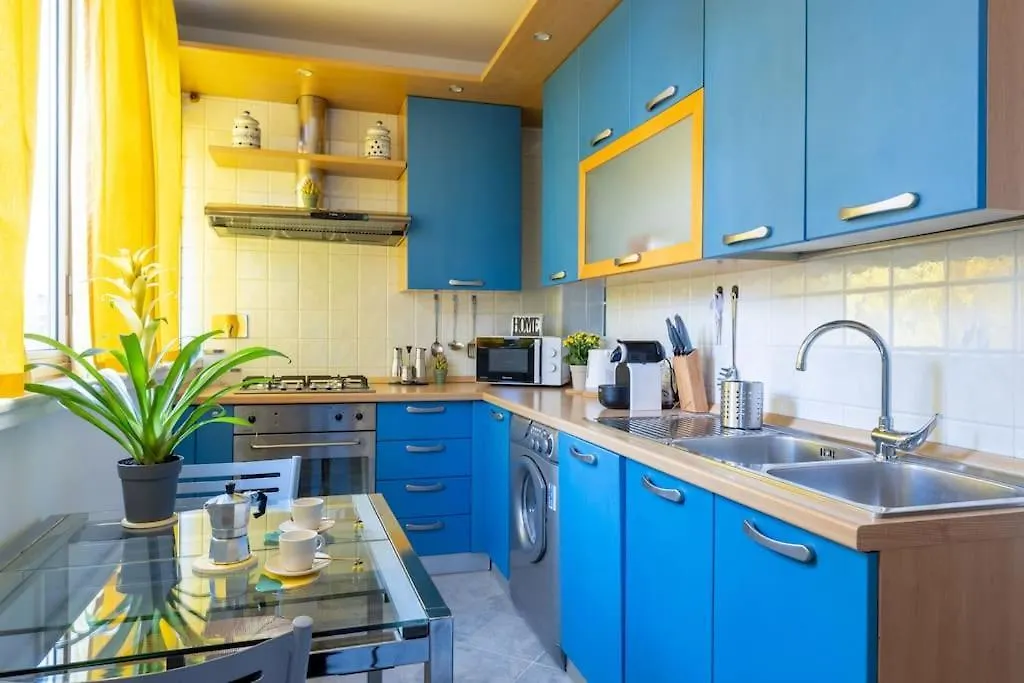 Stracult House Suggestive And Vintage-Pop Apartment Rome 0*,  Italy