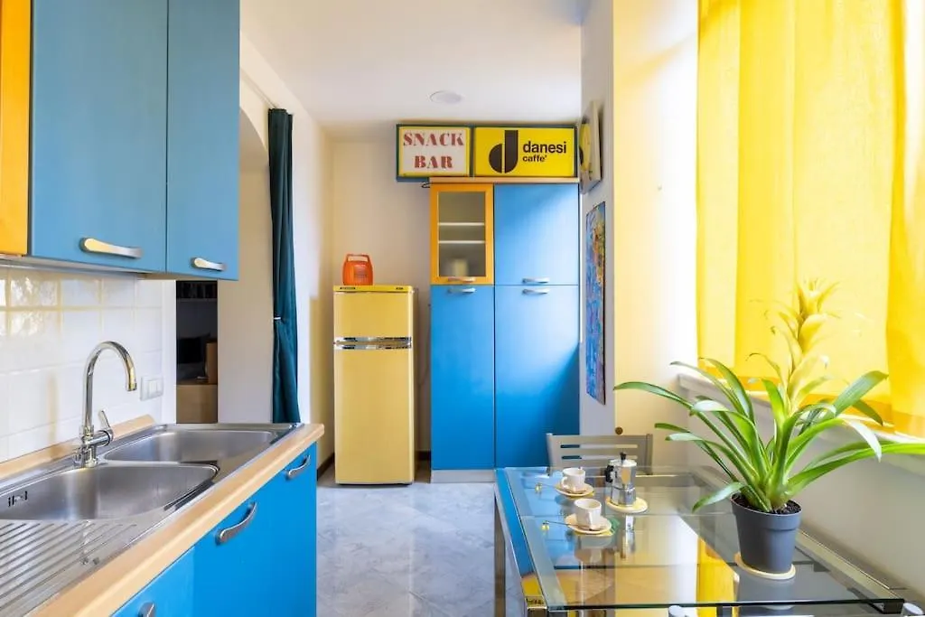 Stracult House Suggestive And Vintage-Pop Apartment Rome