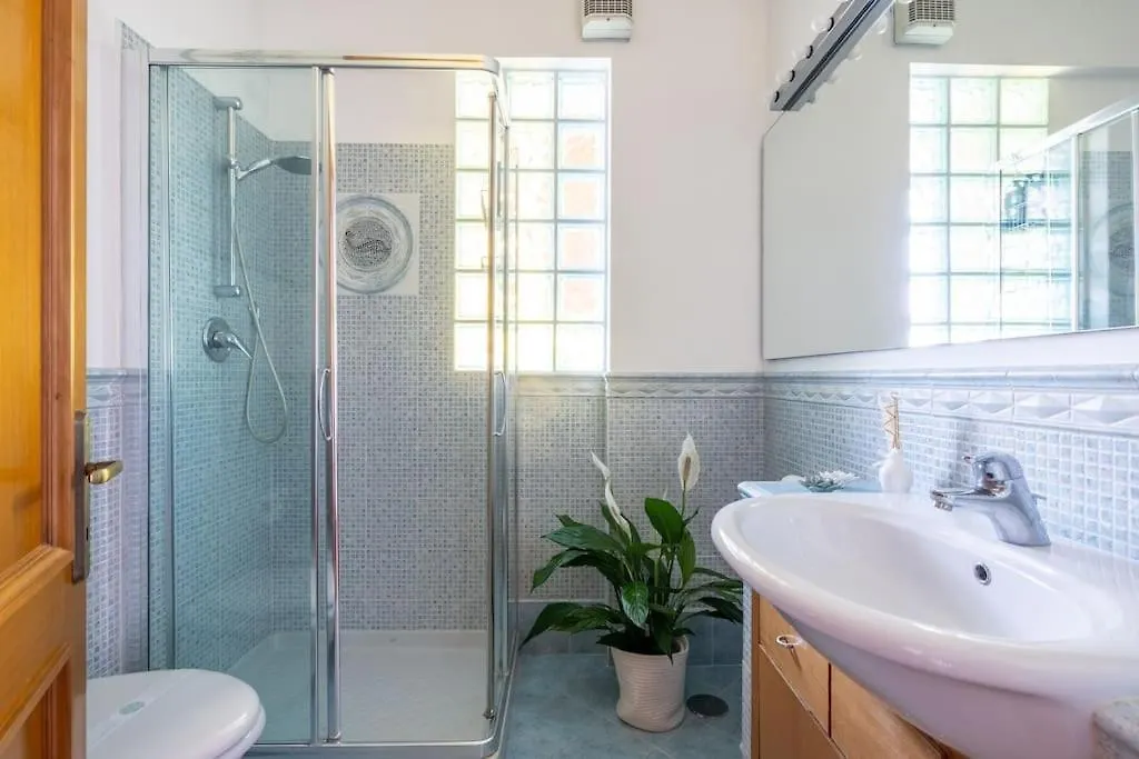 Stracult House Suggestive And Vintage-Pop Apartment Rome