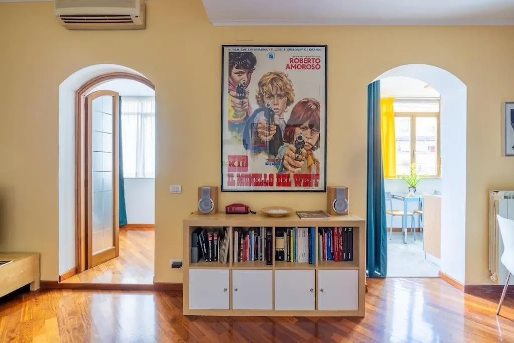 Stracult House Suggestive And Vintage-Pop Apartment Rome
