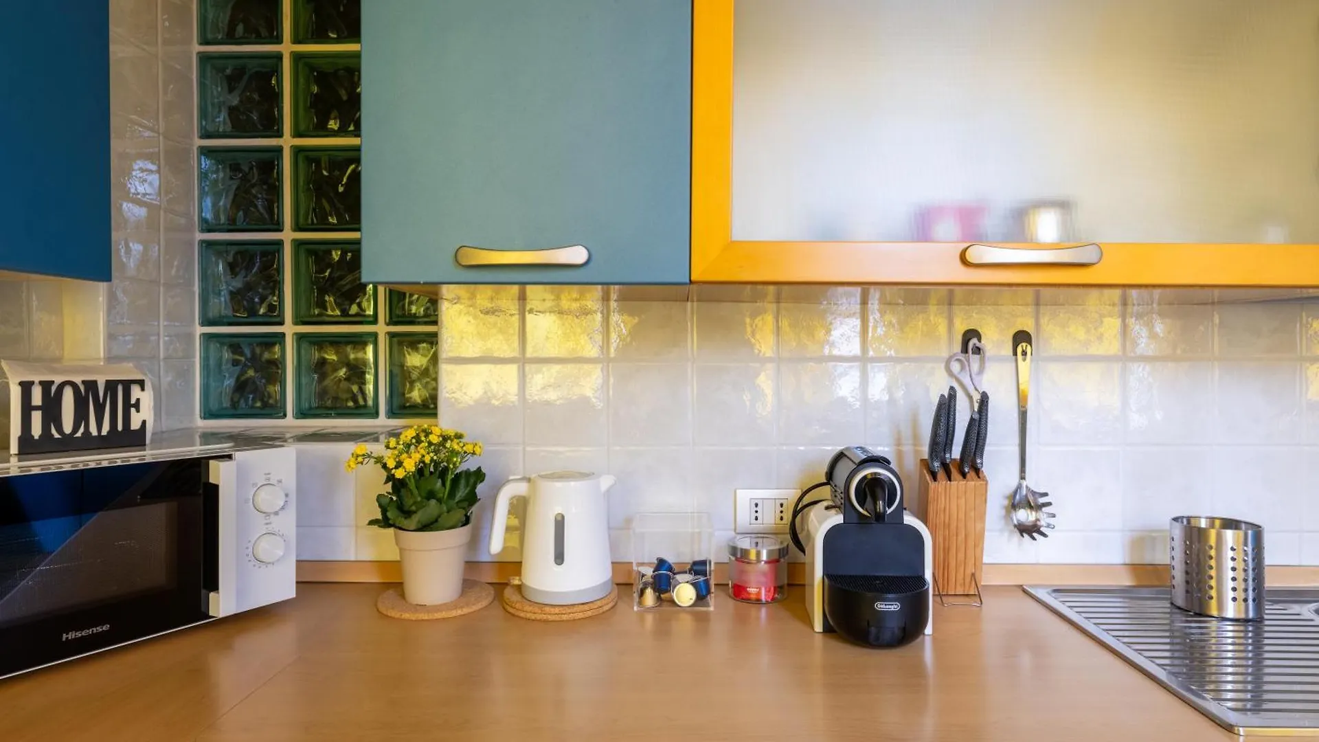 Stracult House Suggestive And Vintage-Pop Apartment Rome