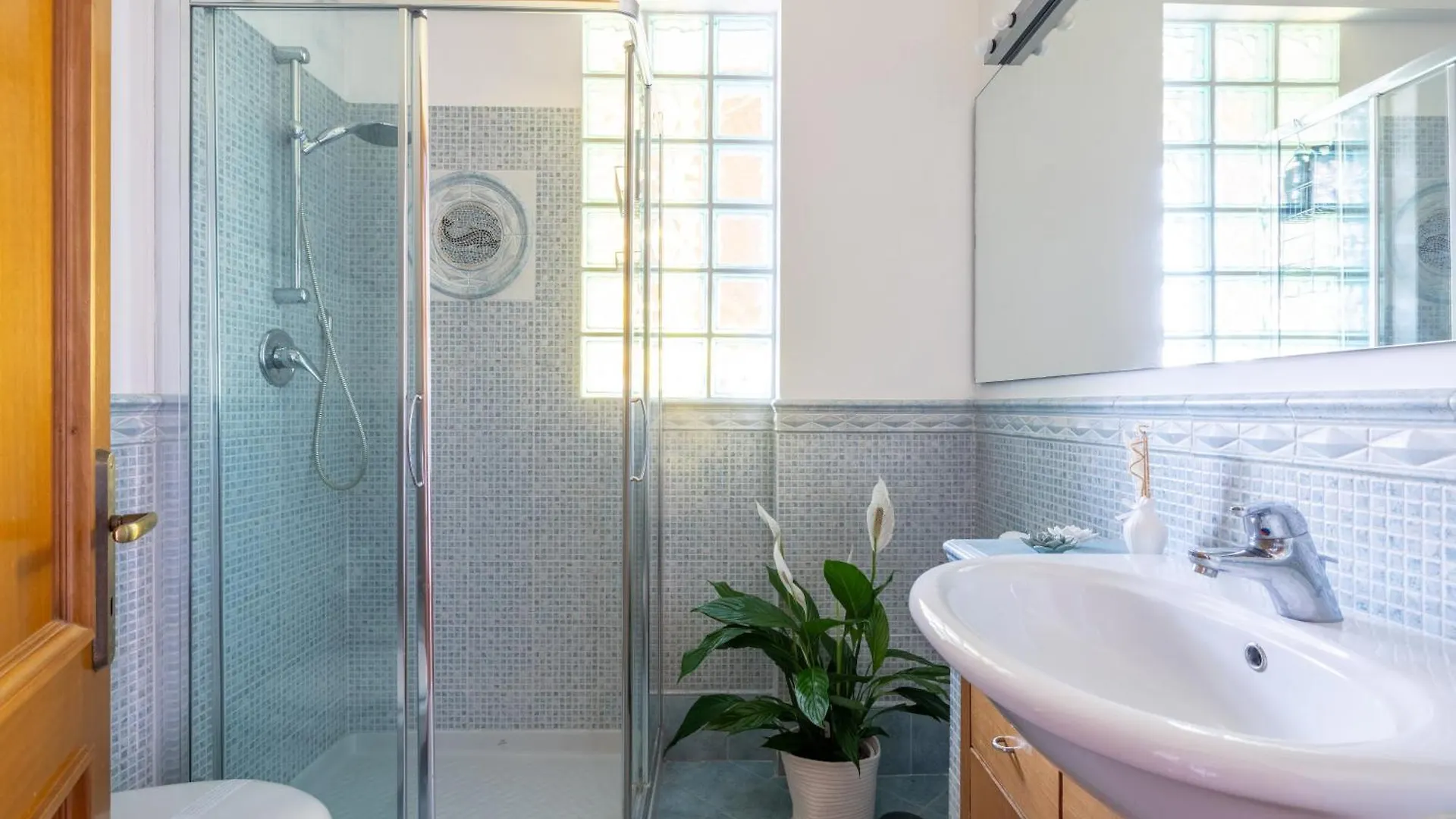 Stracult House Suggestive And Vintage-Pop Apartment Rome Italy